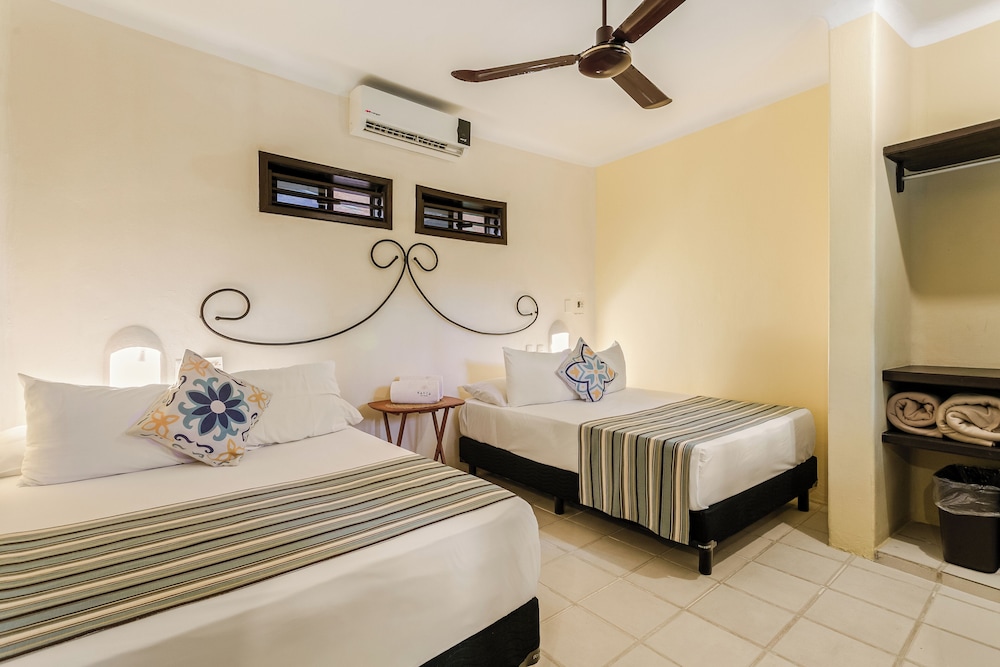Hotel Barrio Latino — Hotel rooms in Playa del Carmen, Quintana Roo
