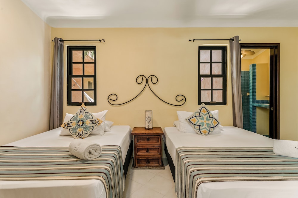 Hotel Barrio Latino — Hotel rooms in Playa del Carmen, Quintana Roo