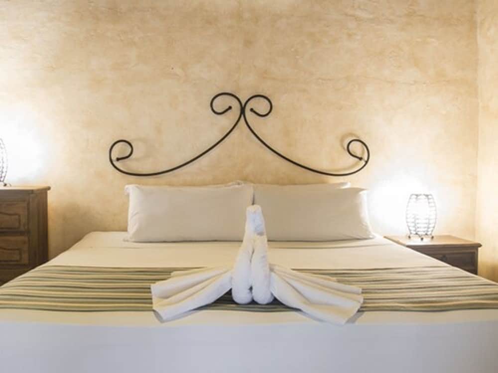 Hotel Barrio Latino — Hotel rooms in Playa del Carmen, Quintana Roo