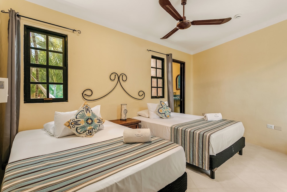 Hotel Barrio Latino — Hotel rooms in Playa del Carmen, Quintana Roo