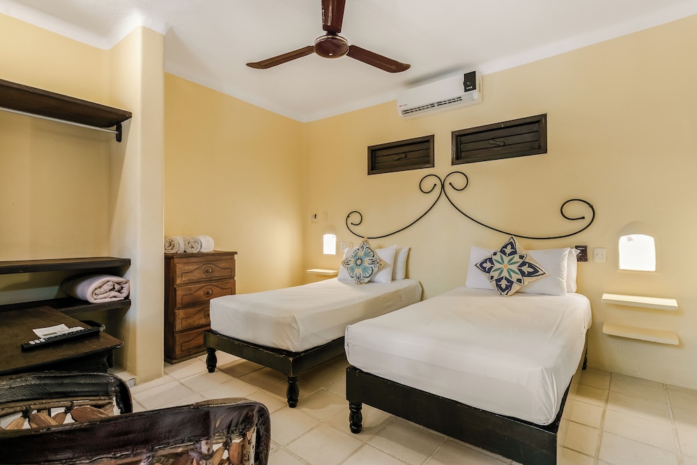 Hotel Barrio Latino — Hotel rooms in Playa del Carmen, Quintana Roo
