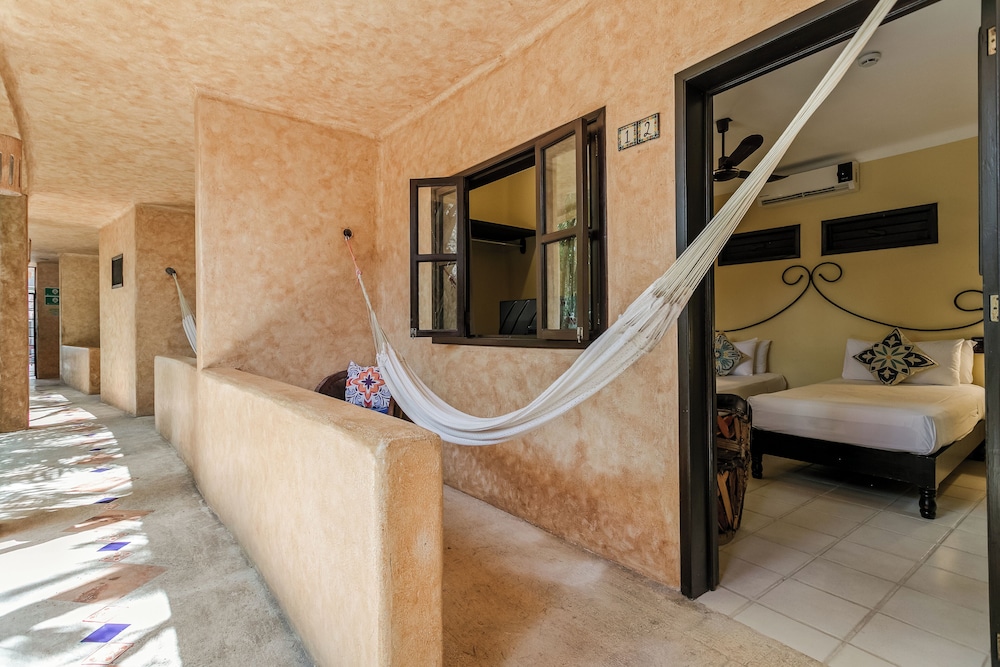 Hotel Barrio Latino — Hotel rooms in Playa del Carmen, Quintana Roo