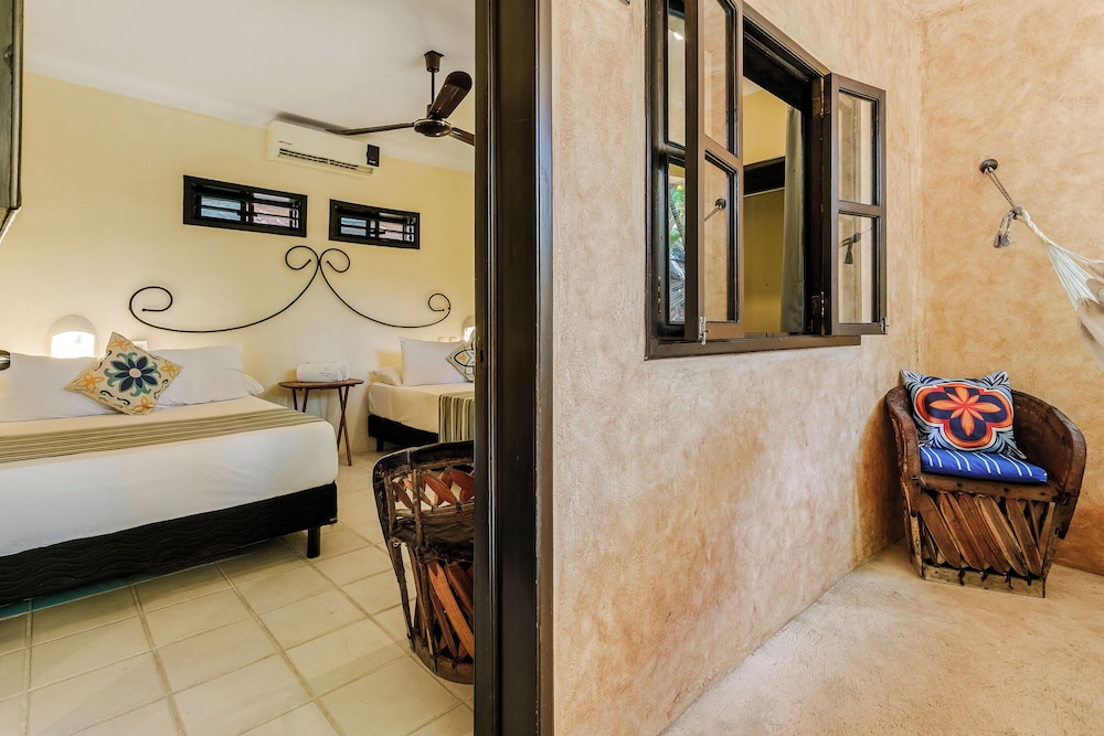 Hotel Barrio Latino — Hotel rooms in Playa del Carmen, Quintana Roo