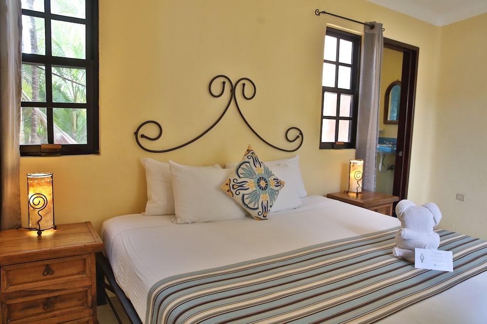 Hotel Barrio Latino — Hotel rooms in Playa del Carmen, Quintana Roo