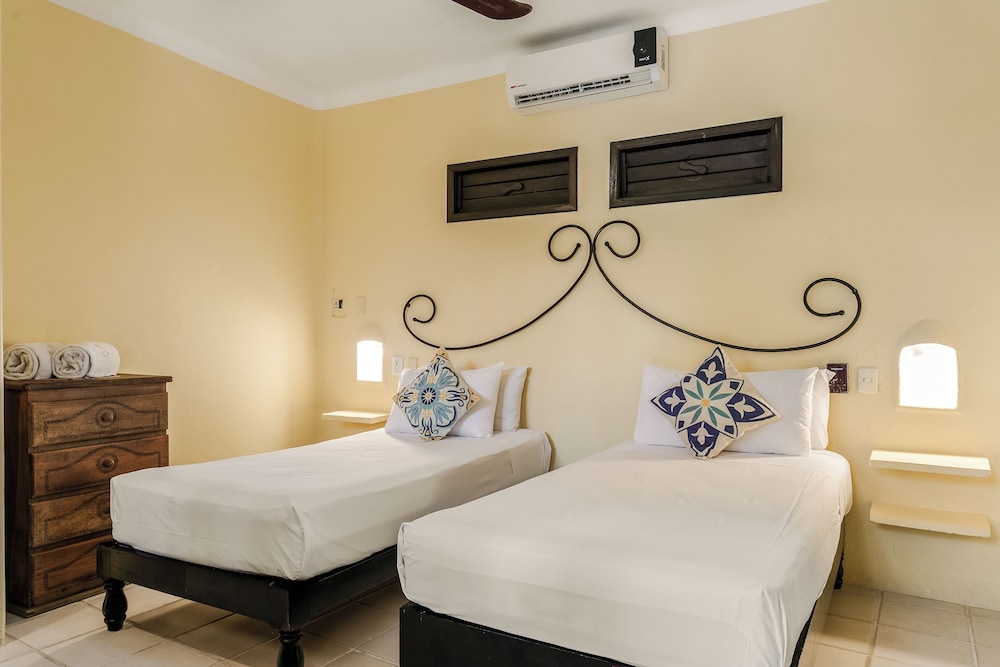 Hotel Barrio Latino — Hotel rooms in Playa del Carmen, Quintana Roo