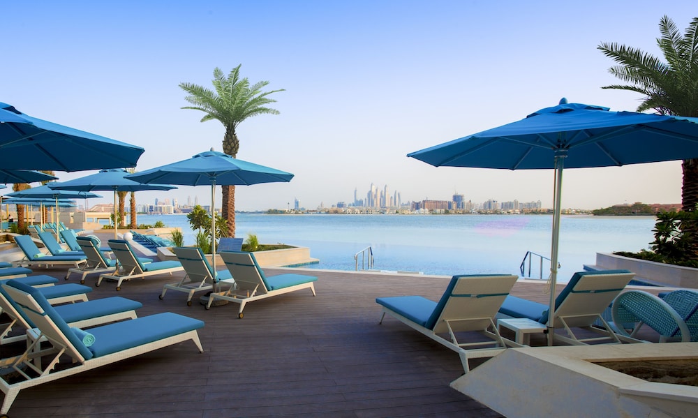 The Retreat Palm Dubai MGallery by Sofitel — Swimming pool in Dubai