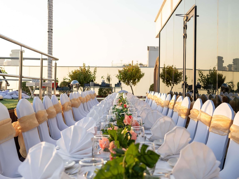 The Retreat Palm Dubai MGallery by Sofitel — Restaurant & bars in Dubai