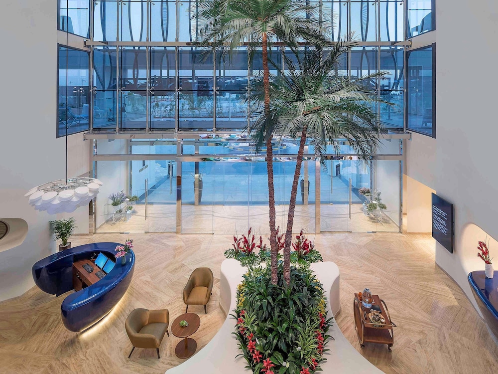 The Retreat Palm Dubai MGallery by Sofitel — Swimming pool in Dubai
