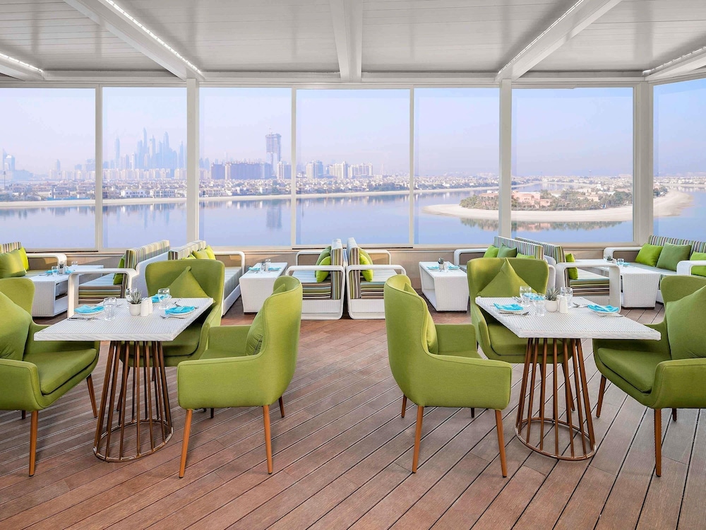 The Retreat Palm Dubai MGallery by Sofitel — Restaurant & bars in Dubai