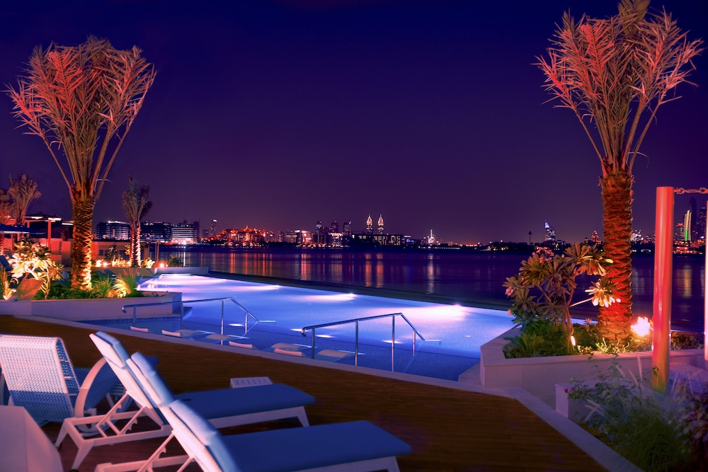 The Retreat Palm Dubai MGallery by Sofitel — Swimming pool in Dubai