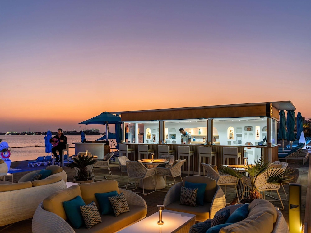 The Retreat Palm Dubai MGallery by Sofitel — Restaurant & bars in Dubai