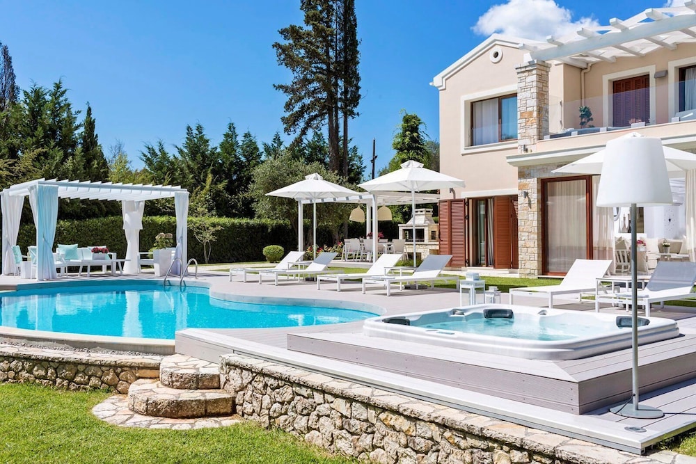 Ikos Dassia - All Inclusive — Rooms in Dassia, Ionian Islands