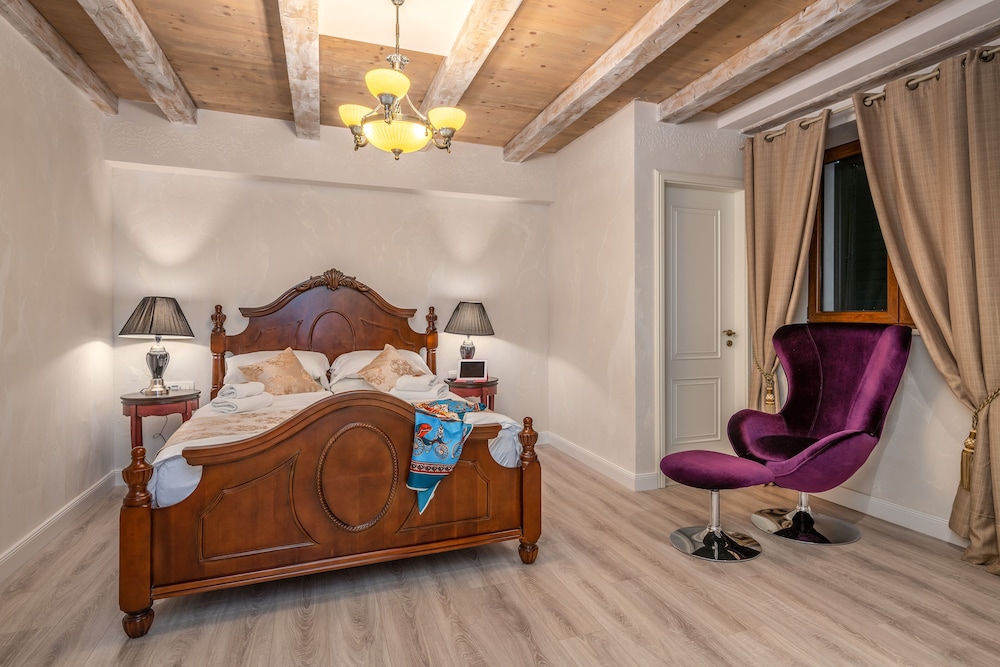 Heritage Palace Varos - MAG Quaint & Elegant Boutique Hotels — Hotel rooms in Split, Split-Dalmatia