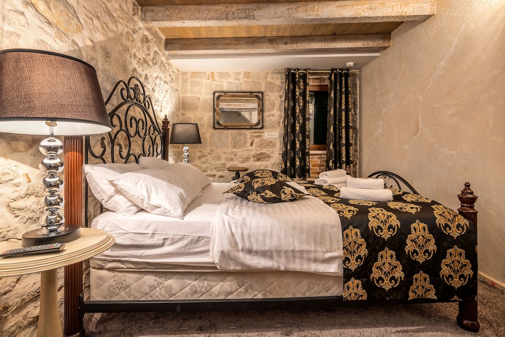 Heritage Palace Varos - MAG Quaint & Elegant Boutique Hotels — Hotel rooms in Split, Split-Dalmatia