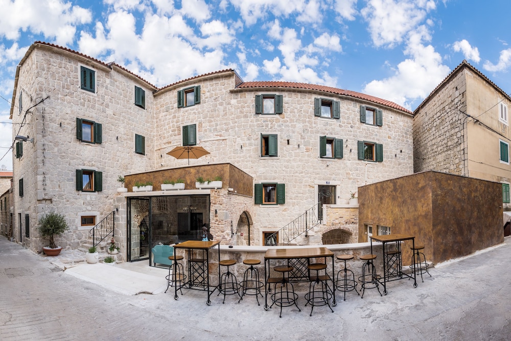 Heritage Palace Varos - MAG Quaint & Elegant Boutique Hotels — Hotel building in Split, Split-Dalmatia