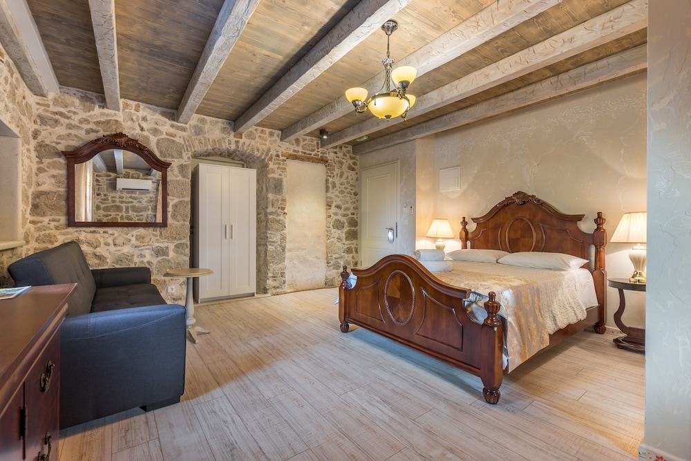 Heritage Palace Varos - MAG Quaint & Elegant Boutique Hotels — Hotel rooms in Split, Split-Dalmatia