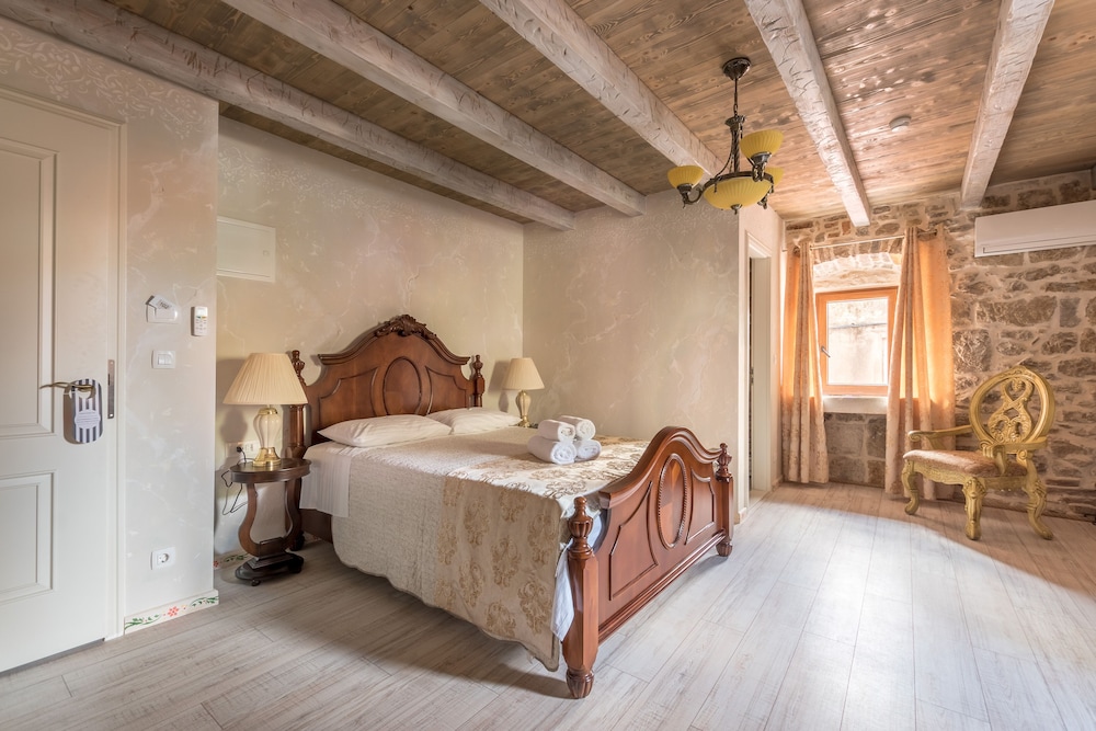 Heritage Palace Varos - MAG Quaint & Elegant Boutique Hotels — Hotel rooms in Split, Split-Dalmatia