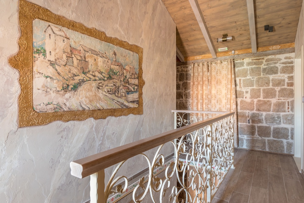 Heritage Palace Varos - MAG Quaint & Elegant Boutique Hotels — Hotel building in Split, Split-Dalmatia