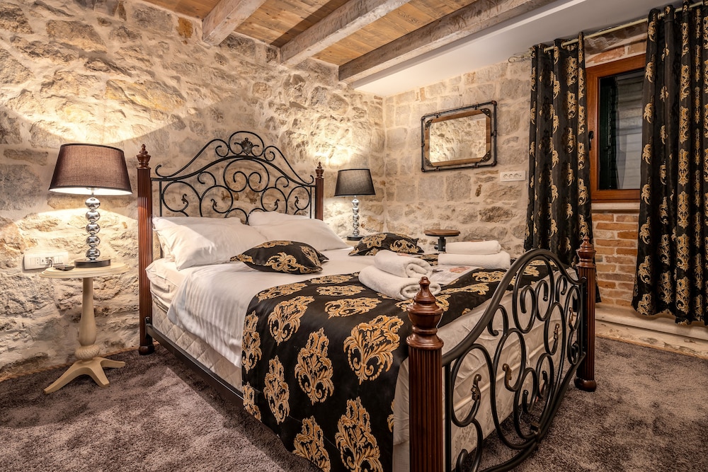 Heritage Palace Varos - MAG Quaint & Elegant Boutique Hotels — Hotel rooms in Split, Split-Dalmatia