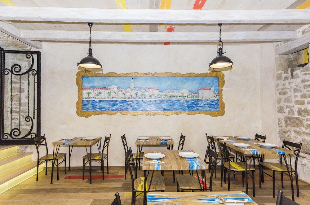 Heritage Palace Varos - MAG Quaint & Elegant Boutique Hotels — Restaurant & bars in Split, Split-Dalmatia