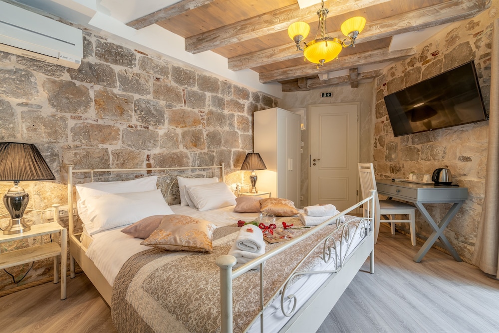 Heritage Palace Varos - MAG Quaint & Elegant Boutique Hotels — Hotel rooms in Split, Split-Dalmatia