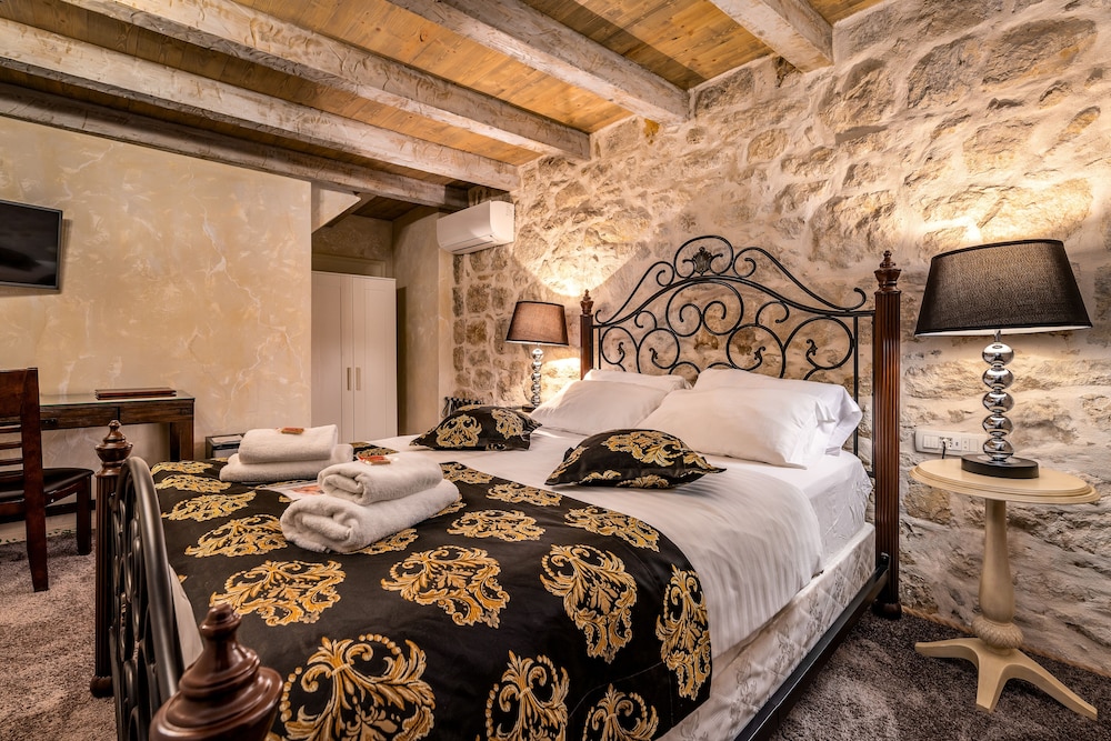 Heritage Palace Varos - MAG Quaint & Elegant Boutique Hotels — Hotel rooms in Split, Split-Dalmatia