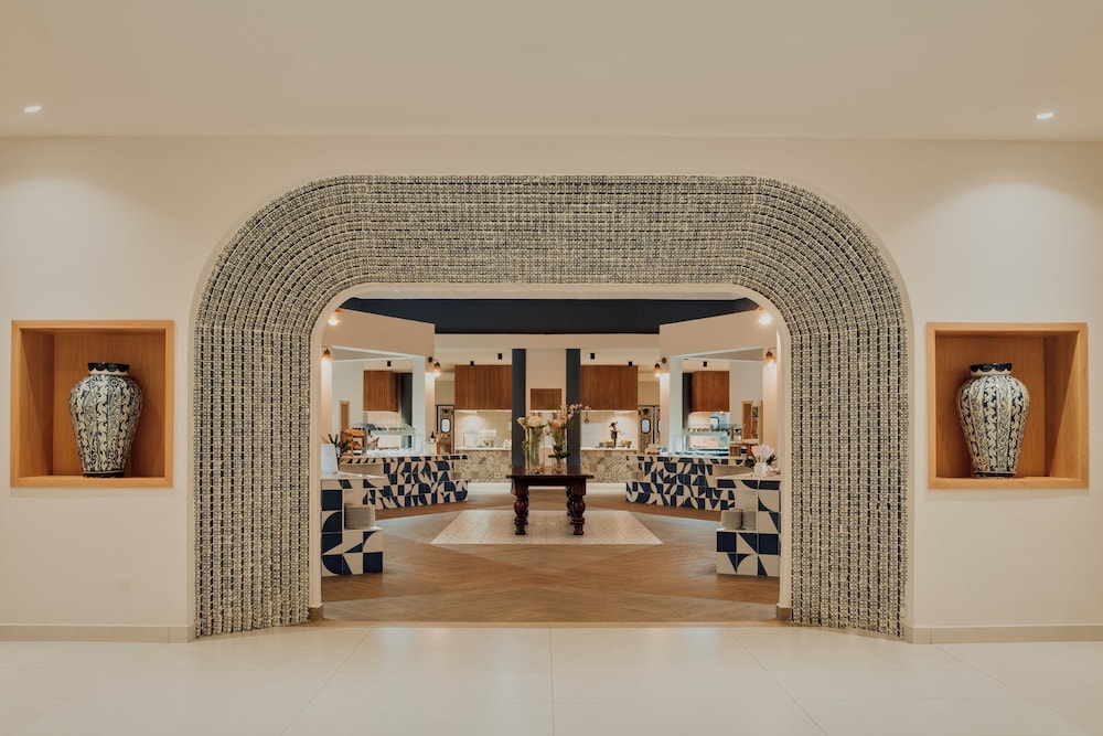 Catalonia Playa Maroma – All Inclusive — Hotel building in Playa del Carmen, Quintana Roo