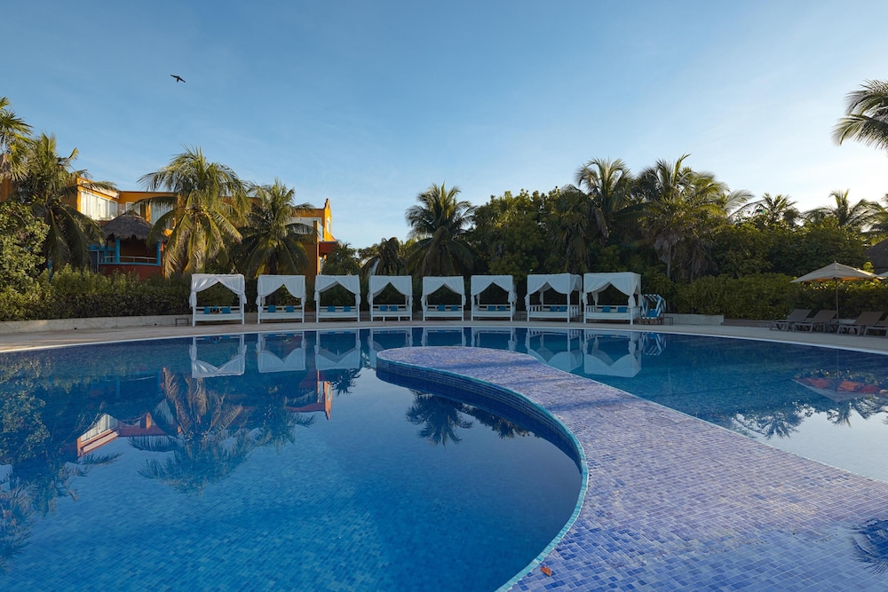 Catalonia Playa Maroma – All Inclusive — Swimming pool in Playa del Carmen, Quintana Roo