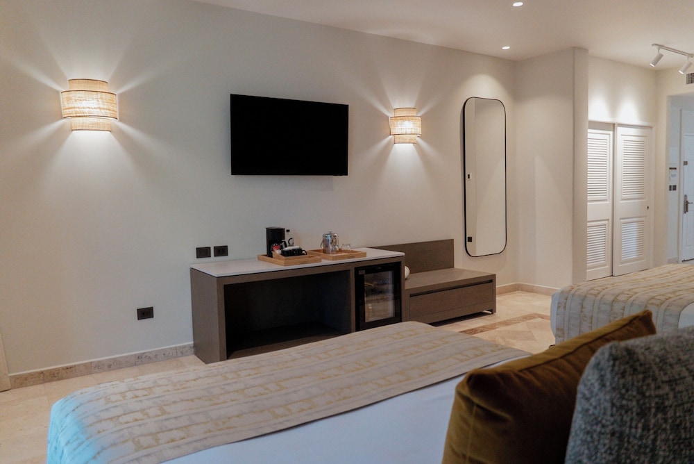 Catalonia Royal Tulum  Adults Only - All Inclusive — Hotel rooms in Puerto Aventuras, Quintana Roo