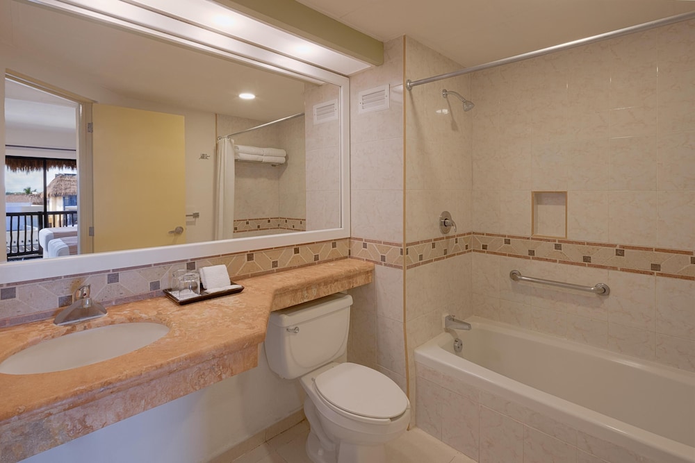 Catalonia Yucatan Beach - All Inclusive — Hotel rooms in Puerto Aventuras, Quintana Roo