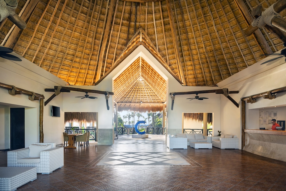 Catalonia Yucatan Beach - All Inclusive — Hotel building in Puerto Aventuras, Quintana Roo