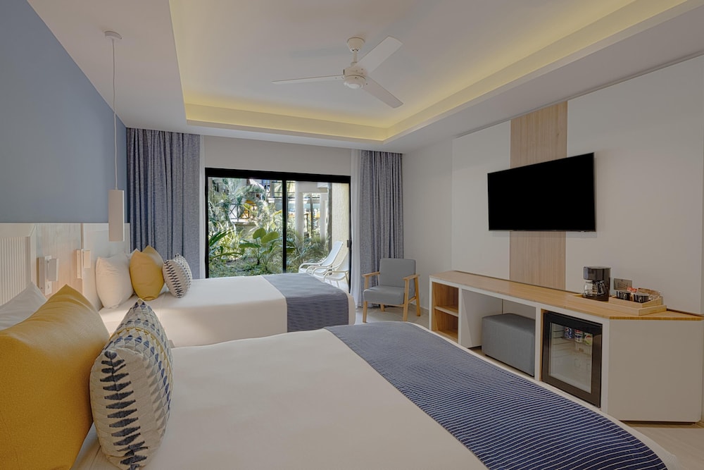 Catalonia Yucatan Beach - All Inclusive — Hotel rooms in Puerto Aventuras, Quintana Roo