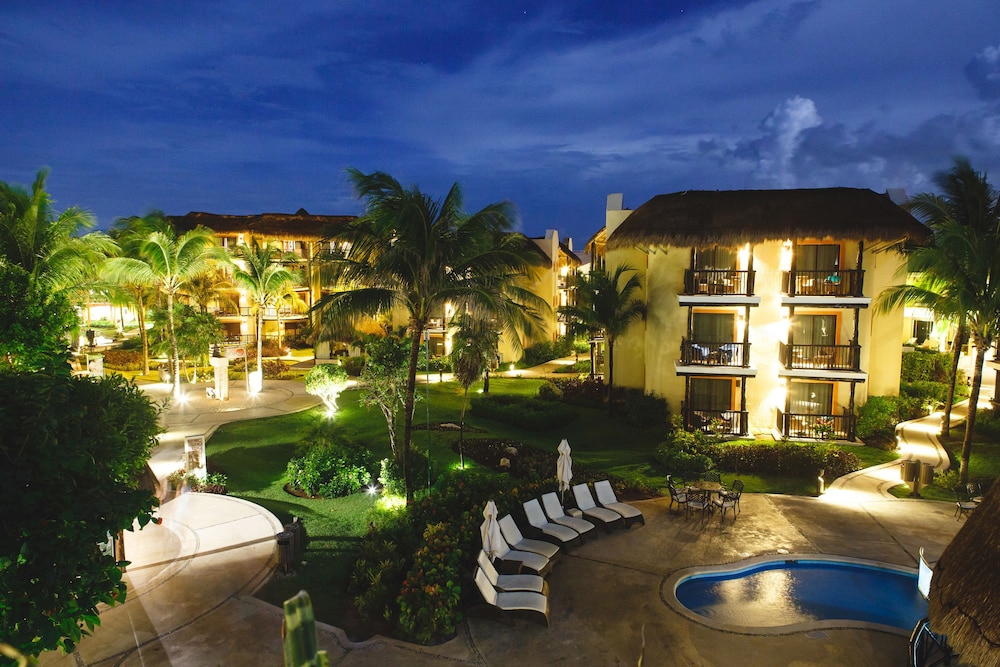 Catalonia Yucatan Beach - All Inclusive — Hotel building in Puerto Aventuras, Quintana Roo
