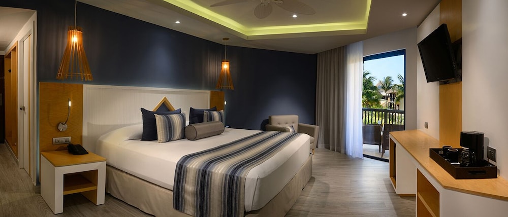 Catalonia Yucatan Beach - All Inclusive — Hotel rooms in Puerto Aventuras, Quintana Roo