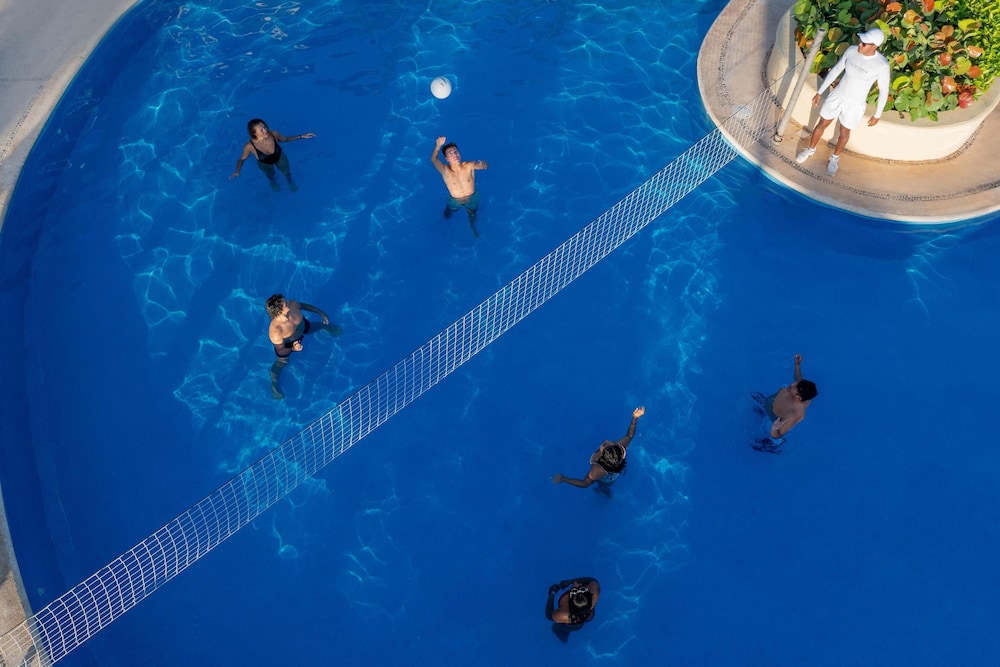 Catalonia Yucatan Beach - All Inclusive — Swimming pool in Puerto Aventuras, Quintana Roo