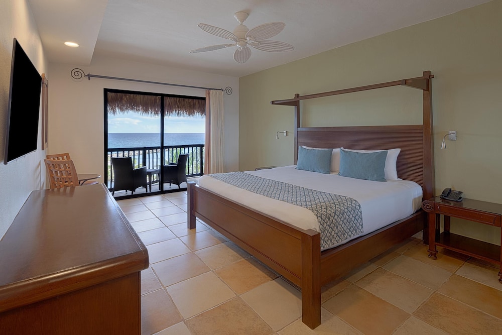 Catalonia Yucatan Beach - All Inclusive — Hotel rooms in Puerto Aventuras, Quintana Roo