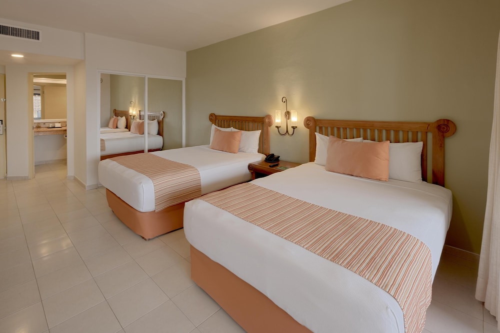 Catalonia Yucatan Beach - All Inclusive — Hotel rooms in Puerto Aventuras, Quintana Roo