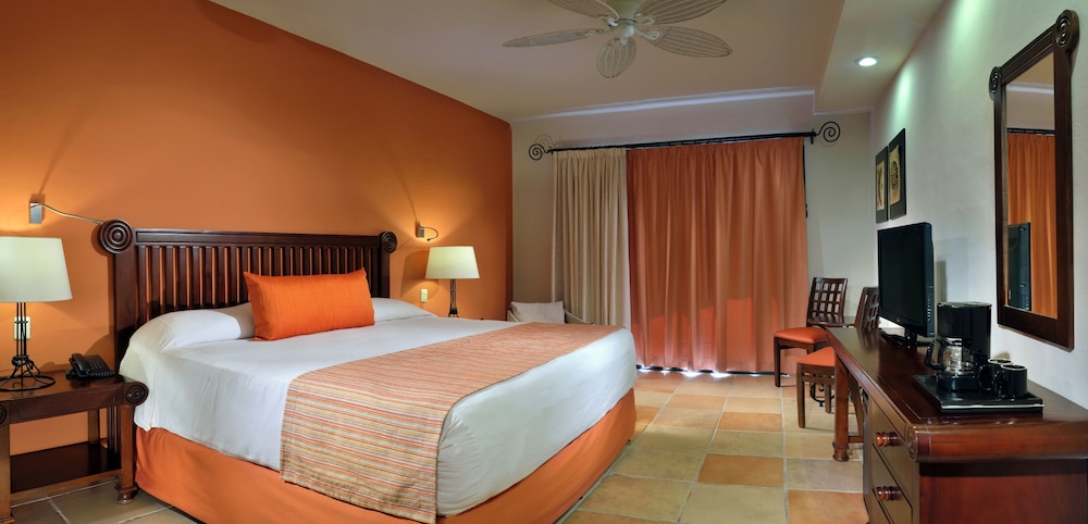 Catalonia Yucatan Beach - All Inclusive — Hotel rooms in Puerto Aventuras, Quintana Roo