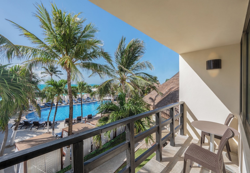 Desire Riviera Maya Resort – All Inclusive, Exclusively for Couples — Swimming pool in Puerto Morelos, Quintana Roo