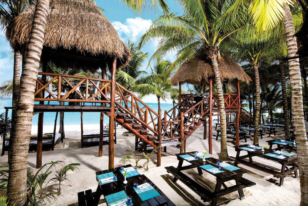 El Dorado Seaside Suites Oceanfront, All & More Inclusive - Adults Only - All inclusive — Restaurant & bars in Xetna, Quintana Roo