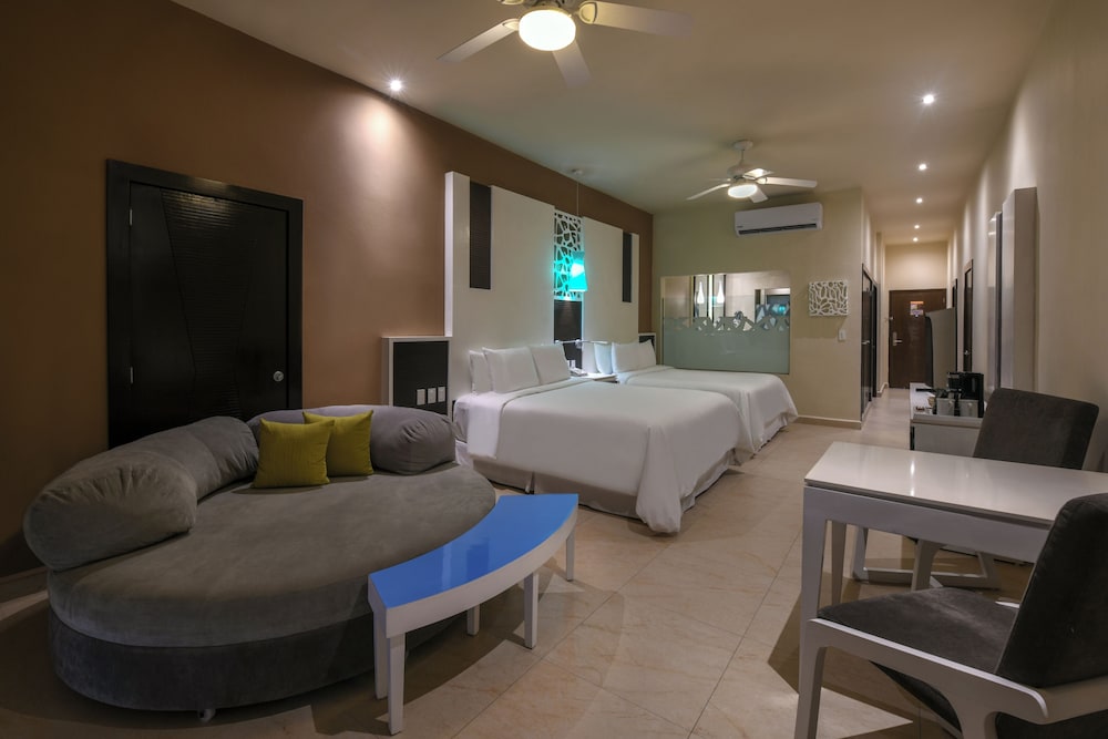 El Dorado Seaside Suites Oceanfront, All & More Inclusive - Adults Only - All inclusive — Hotel rooms in Xetna, Quintana Roo