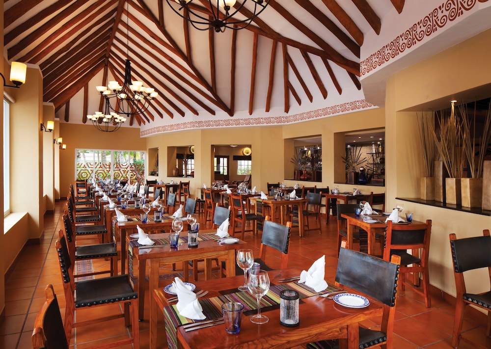El Dorado Seaside Suites Oceanfront, All & More Inclusive - Adults Only - All inclusive — Restaurant & bars in Xetna, Quintana Roo