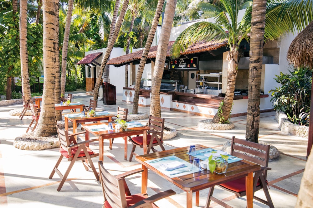 El Dorado Seaside Suites Oceanfront, All & More Inclusive - Adults Only - All inclusive — Restaurant & bars in Xetna, Quintana Roo