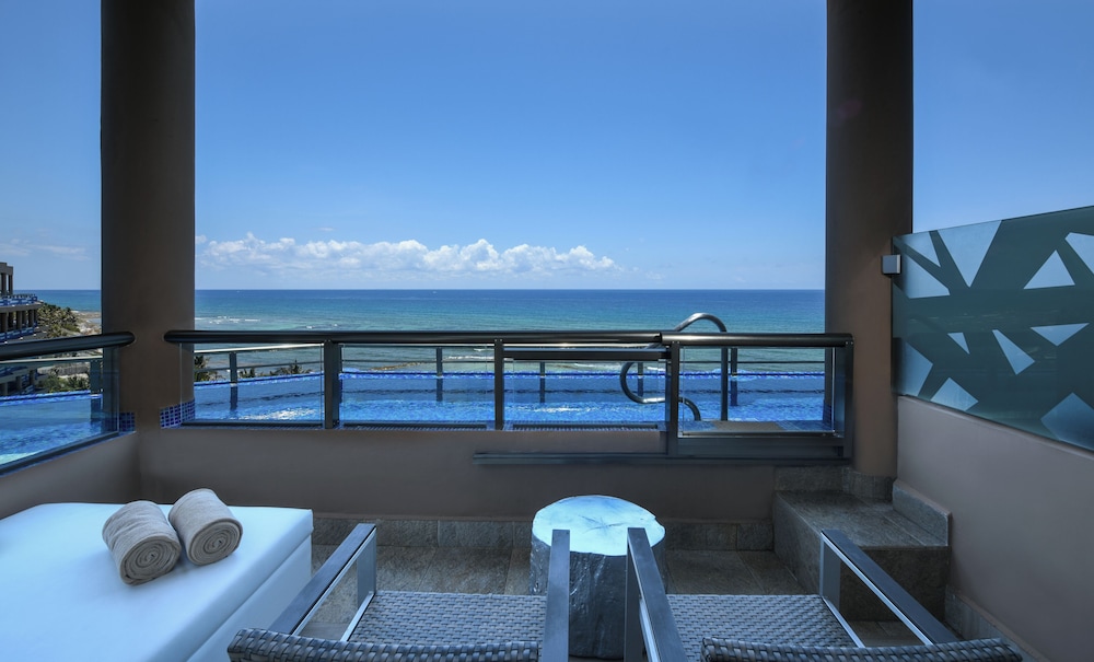 El Dorado Seaside Suites Oceanfront, All & More Inclusive - Adults Only - All inclusive — Swimming pool in Xetna, Quintana Roo