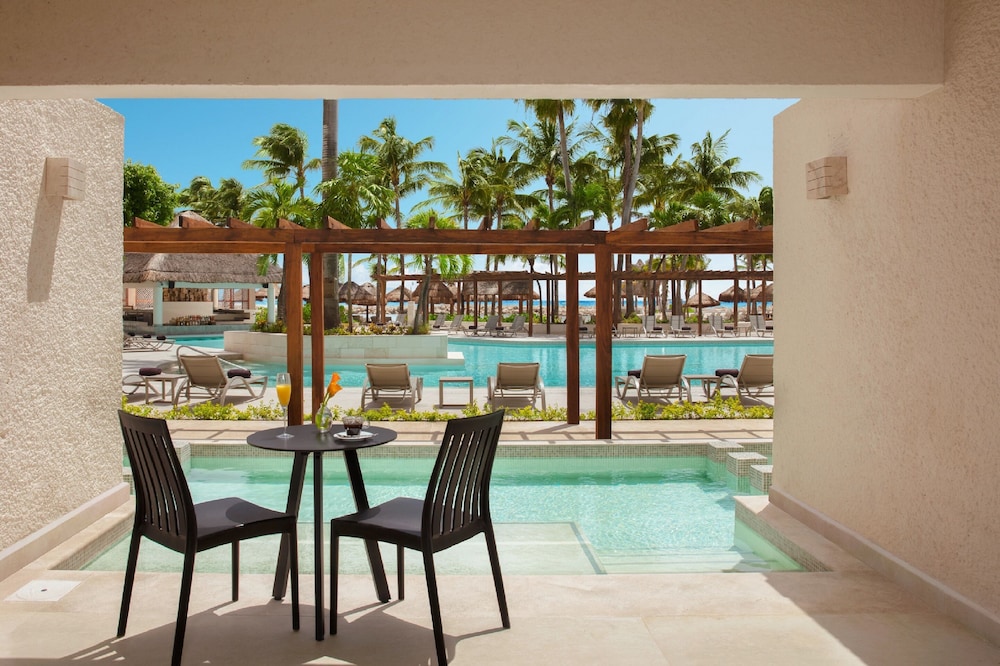 Dreams Aventuras Riviera Maya - All Inclusive — Swimming pool in Puerto Aventuras, Quintana Roo