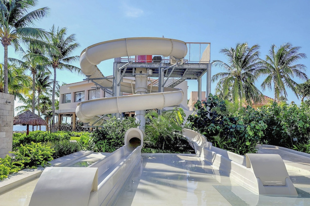 Dreams Aventuras Riviera Maya - All Inclusive — Attractions for children in Puerto Aventuras, Quintana Roo