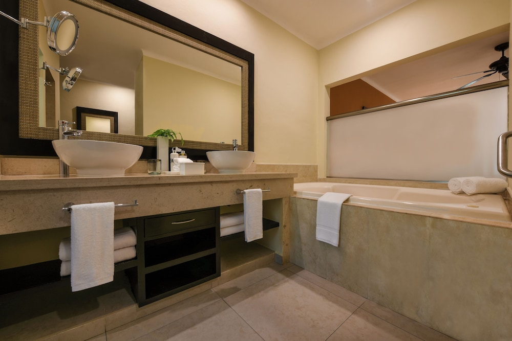 El Dorado Royale, All & More Inclusive Adults Only — Hotel rooms in Playa del Carmen, Quintana Roo