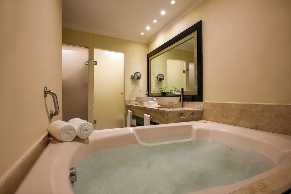 El Dorado Royale, All & More Inclusive Adults Only — Hotel rooms in Playa del Carmen, Quintana Roo