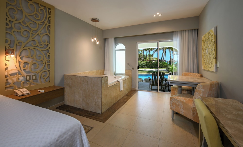 El Dorado Royale, All & More Inclusive Adults Only — Hotel rooms in Playa del Carmen, Quintana Roo