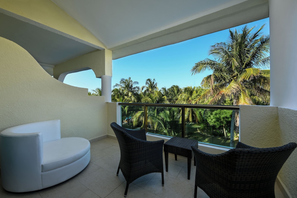 El Dorado Royale, All & More Inclusive Adults Only — Hotel rooms in Playa del Carmen, Quintana Roo